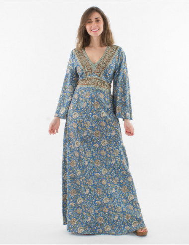 Robe longue à manches longues larges kimono femme avec motif original coloré bleu marine de fleurs
