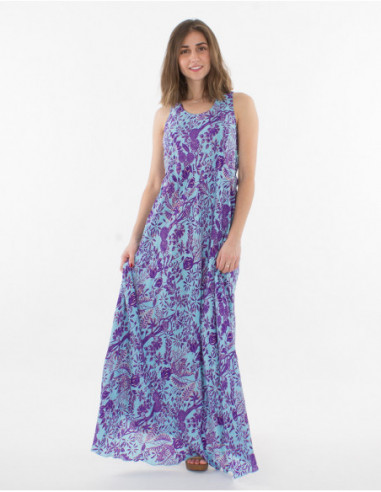 Robe longue fluide et légère à larges bretelles et col rond pour l'été motif boho chic de fleurs bleu turquoise