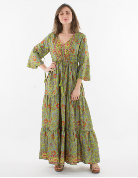 Robe longue à manches 3/4 volantées fluide pour l'été avec col v féminin et motif coloré hippie fleuri vert