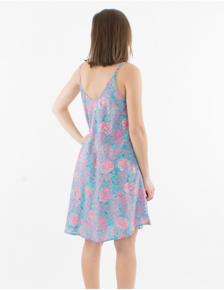 Robe rose originale à fleurs tropicales et fines bretelles réglables pour l'été