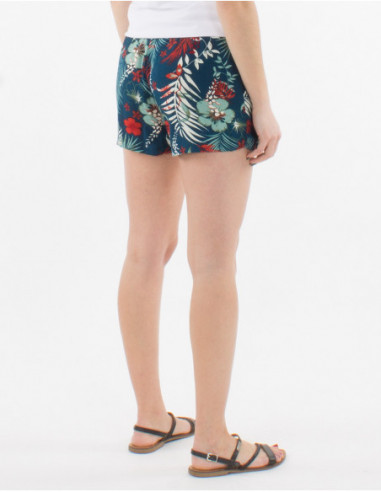 Hawaiian shorts fluid tropical pattern