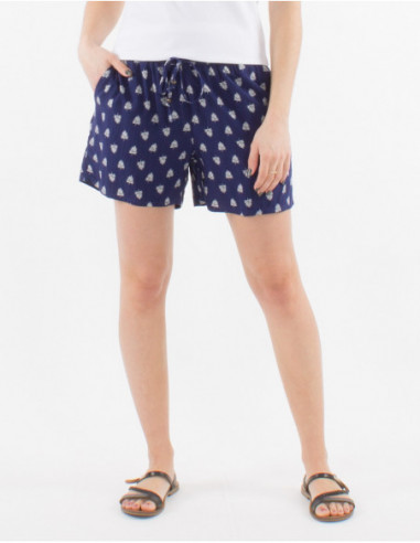 Short court et léger d'été pour femme coloré bleu marine avec plumes boho chic et poches avant