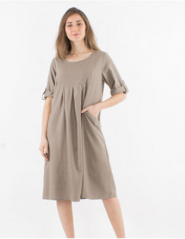 Robe courte basique unie taupe avec manches courtes et poches avant