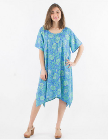 Robe style poncho à manches courtes et pans asymétriques originale pour l'été à fleurs tropicales bleu turquoise