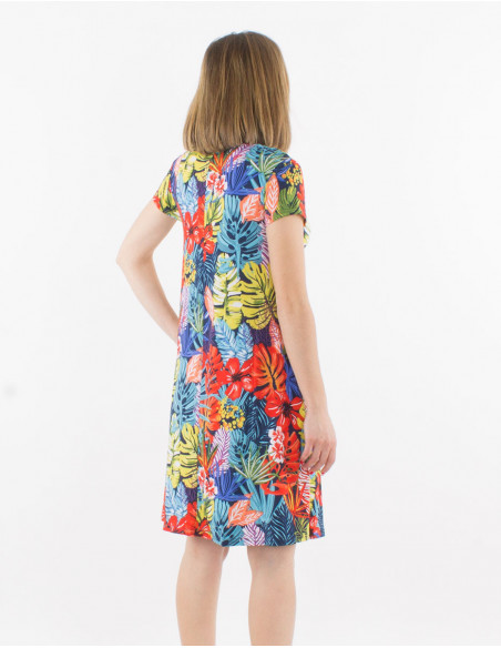 Short dress with ample & flowing sleeves