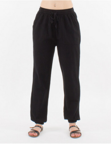 Pantalon femme droit en coton uni noir avec poches avant et élastiques à la taille
