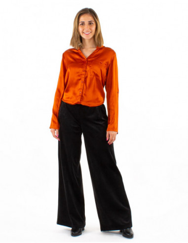 Basic feminine satin shirt