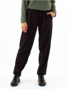 Pantalon d'hiver chic et féminin en velours côtelé
