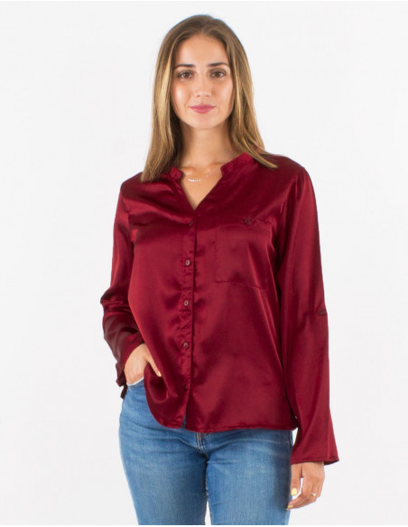 Chemisier boutonné chic et sexy en satin brillant uni rouge bordeaux pour femme