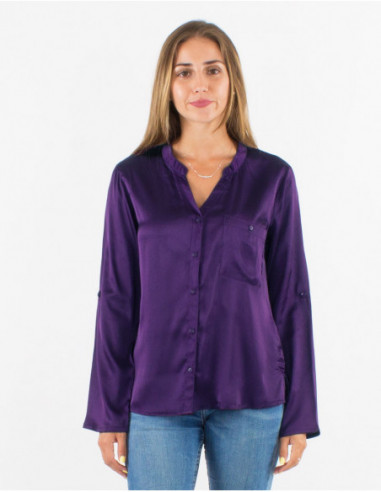Basic feminine satin shirt