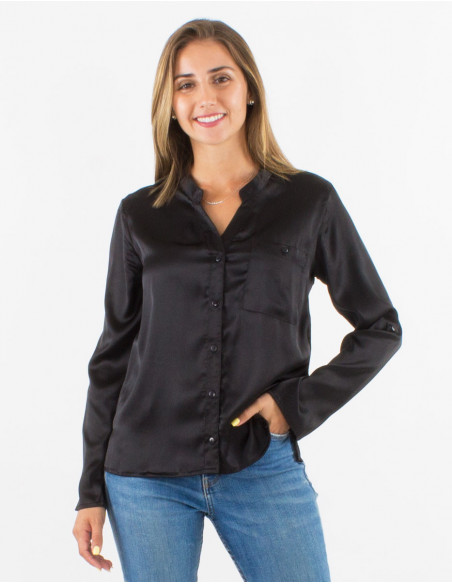 Basic feminine satin shirt