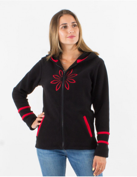 Polaire à capuche noire pour femme cet hiver avec pétales brodées