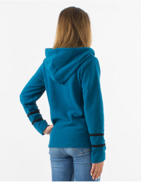 Polaire à capuche bleu pétrole pour femme cet hiver avec pétales brodées