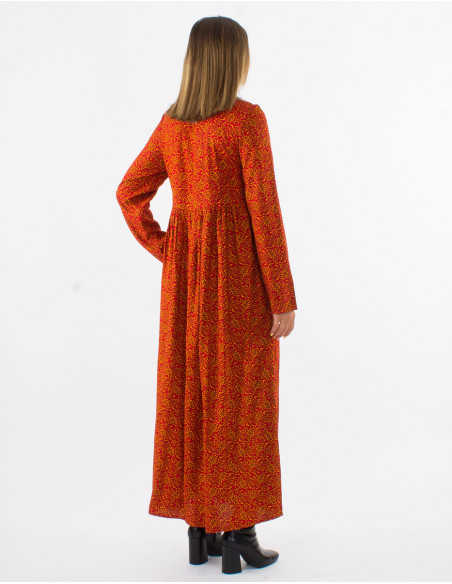 Robe longue chic rouge à motifs ethniques fleuris et poches avant