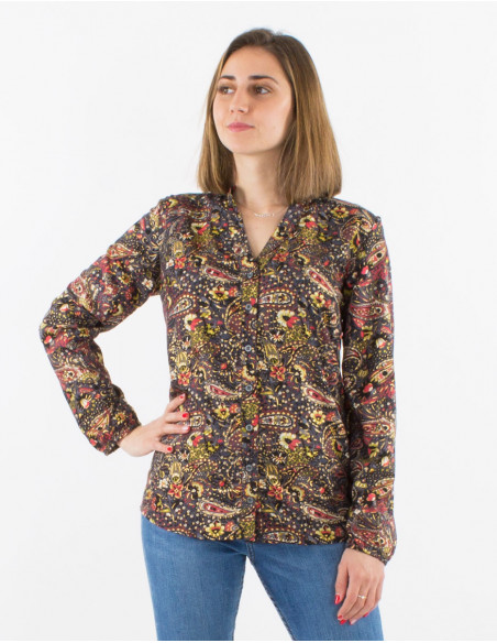 Chic paisley shirt
