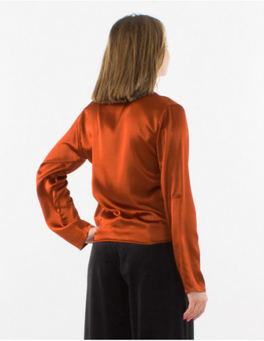 Basic feminine satin shirt