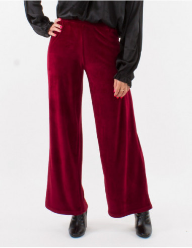 Pantalon rouge bordeaux velours brillant ample pour femme