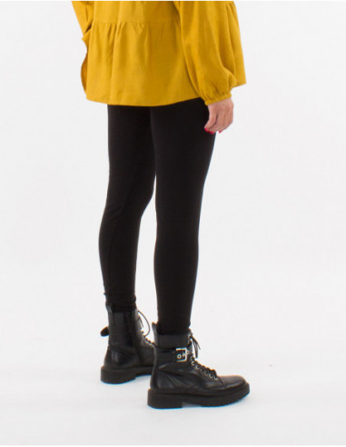 Black leggings