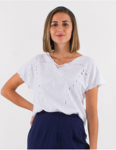 Rayon blouse with embroideries