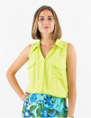 Chemise boutonnée sans manches unie vert anis pour femme fluide et confortable à poches