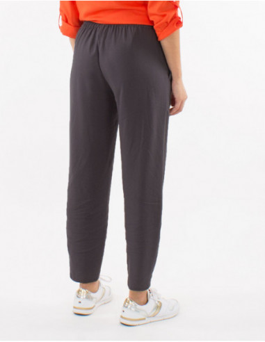 Pantalon féminin et élégant pour femme couleur unie gris taupe