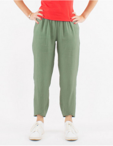 Women's basic green pants with front pockets