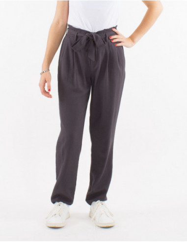 Women's chic and basic clip-on pants in gray with linen and viscose and belt to tie on the waist
