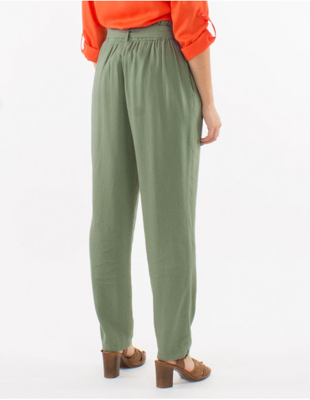 Pantalon droit femme chic et élégant avec lin couleur vert d'eau ceinture à nouer à la taille