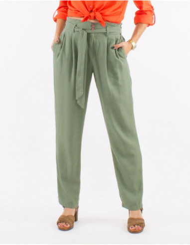 Women's green linen and viscose straight pants with two front pockets and tie belt