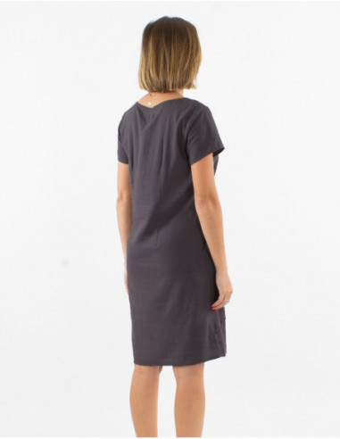 Little basic summer dress with front pockets and v-neck in grey