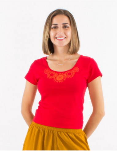 Tee-shirt coton manches courte motif mandala ton sur ton rouge