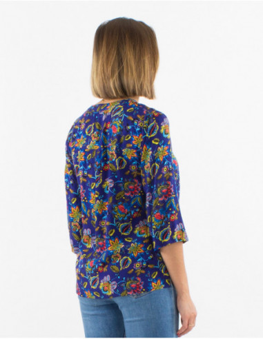 Chemisier bleu marine léger estival avec plis sexy sous la poitrine et motifs fleuris