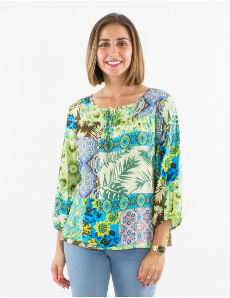 Loose and comfortable blouse for summer with original patchwork patterns in blue