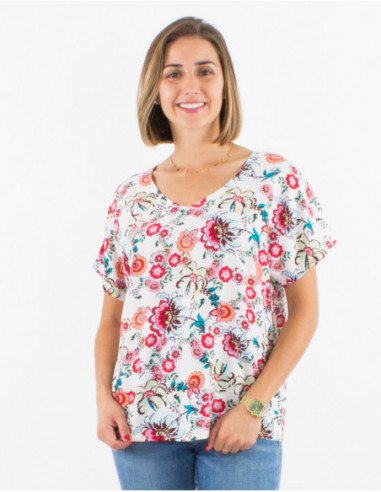 Lightweight t-shirt for summer with bohemian red flower print