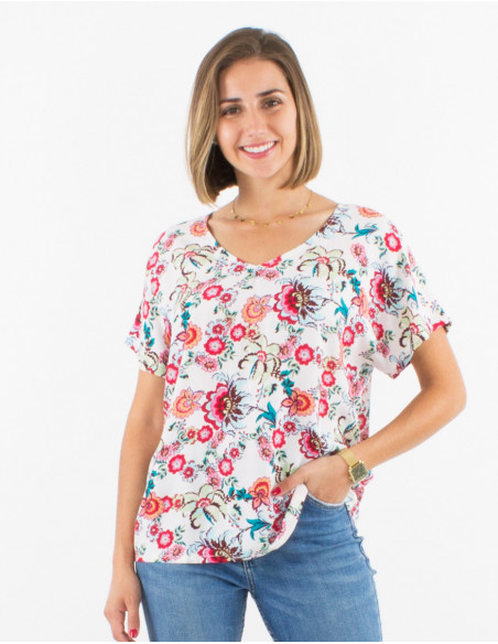 Lightweight white t-shirt for summer with bohemian red flower print