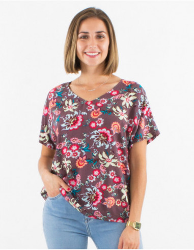 Basic tee for the summer with bohemian print chocolate brown flower