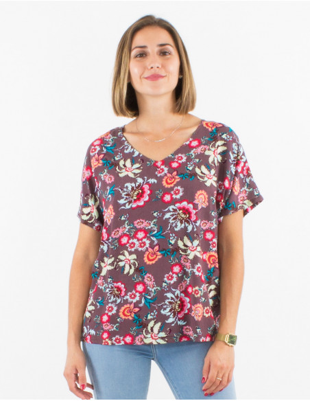Lightweight chocolate brown t-shirt for summer with bohemian red flower print