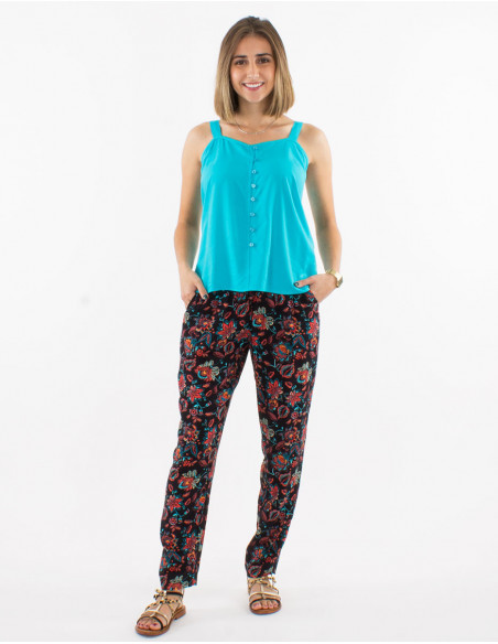 Comfortable summer look with turquoise cotton top