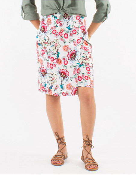Short chic wrap skirt with bohemian print white flower