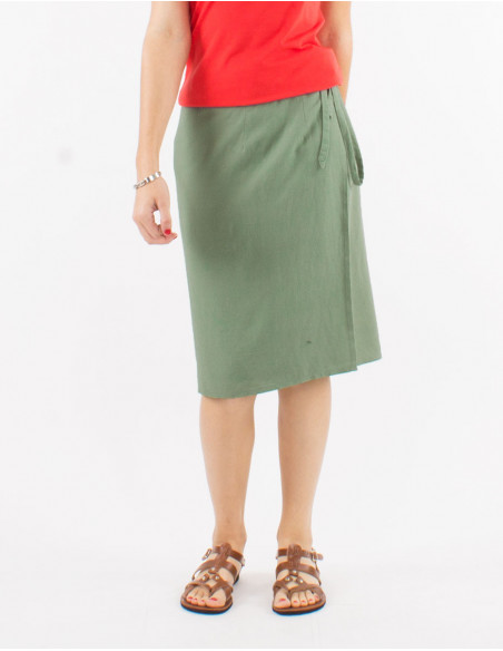 Women's cotton pants with basic pockets in ecru
Mid-length skirt for summer chic in plain water green linen for women