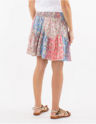 Jupe courte estivale à volants bohème pastel petites fleurs rose saumon