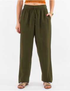 Women's cotton top and basic straight pants look