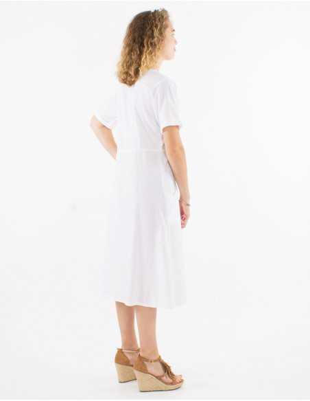 Robe midi sexy en coton blanc coupe cintrée avec boutons pour femme