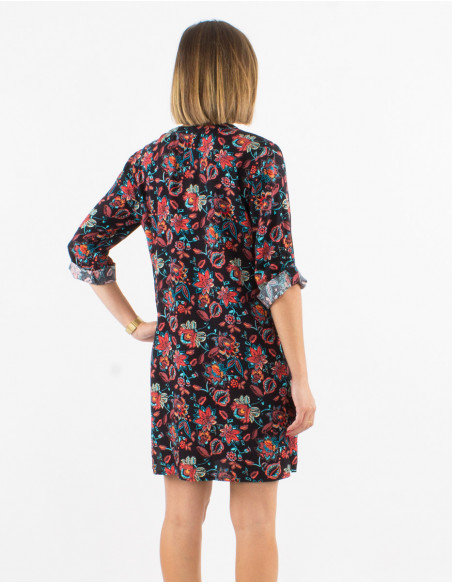 Robe courte manches 3/4 avec boutons avant et motifs fleuris noirs