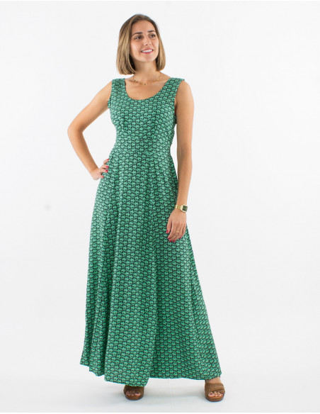 Long flowing fitted dress for summer with print and small white patterns