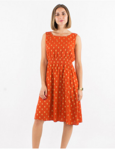Sleeveless summer short dress with elastic waist and rust gold pattern