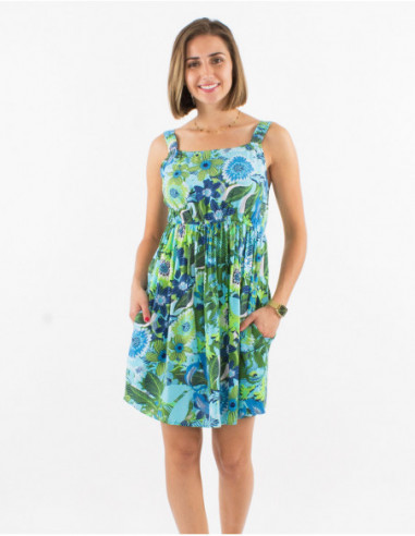 Short straight dress with original blue flower print and gathers under the chest