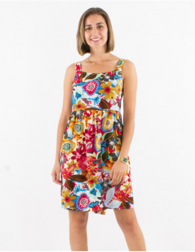 Short straight dress with original red flower print and gathers under the chest