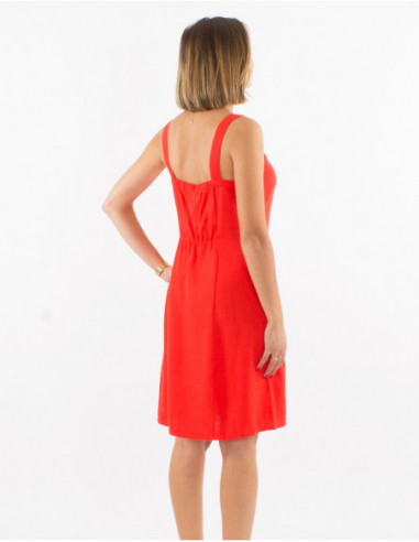 Robe courte chic avec lin uni rouge et plis sur la poitrine pour le printemps 2023