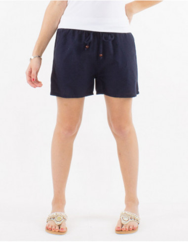 Basic short with plain navy blue linen